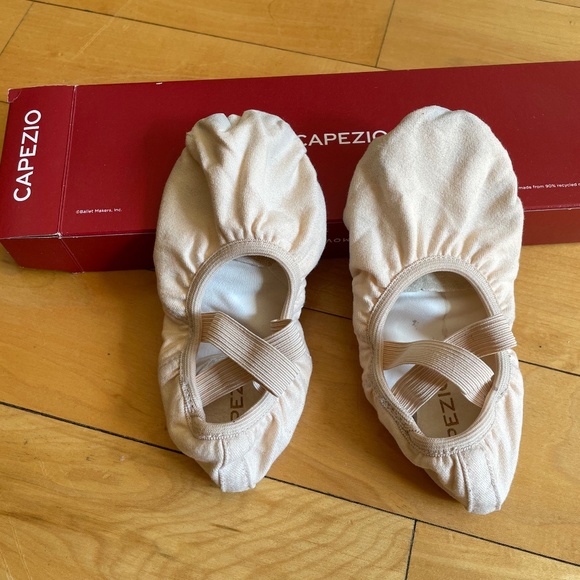 Capezio Ballet Shoes - Picture 1 of 2